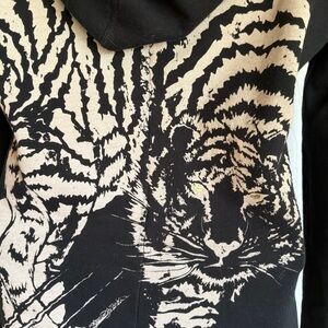 LAUREN  MOSHI …hoodie with tiger design
